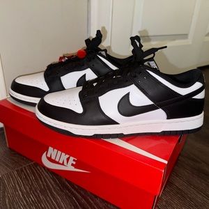 NEVER WORN Panda dunks